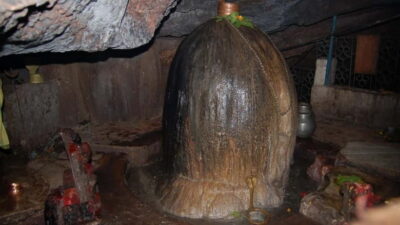 Pokhara: City Sightseeing Group Budget Bus Tour - World Peace Pagoda: The Hilltop Stupa for Panoramas