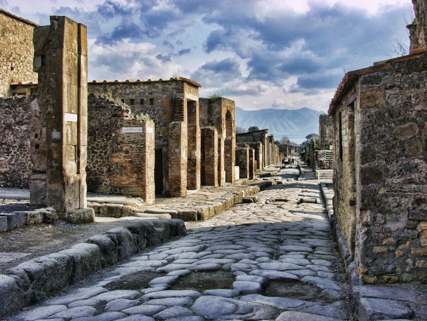 Pompeii Half-Day Coach Tour from Sorrento - Why a half-day Pompeii coach tour can be the smart move