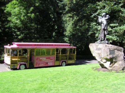 Portland, Oregon: Pink Trolley Hop-On Hop-Off Tour - Price and ticket value: what $32 really buys