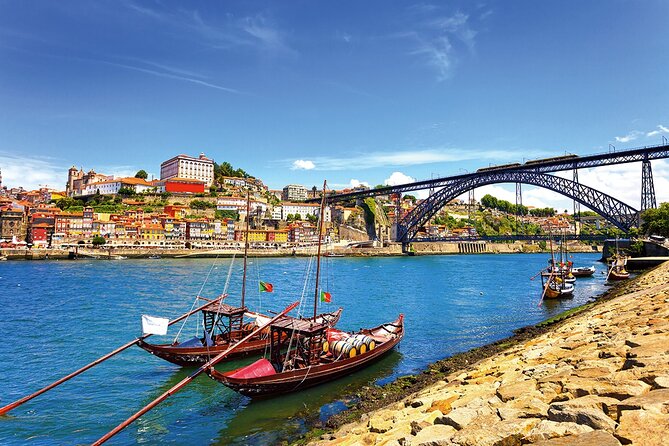 Porto Hop On Hop Off Bus Tour with Wine tasting & Night tour - Entering Porto by bus: a smart way to beat the hills