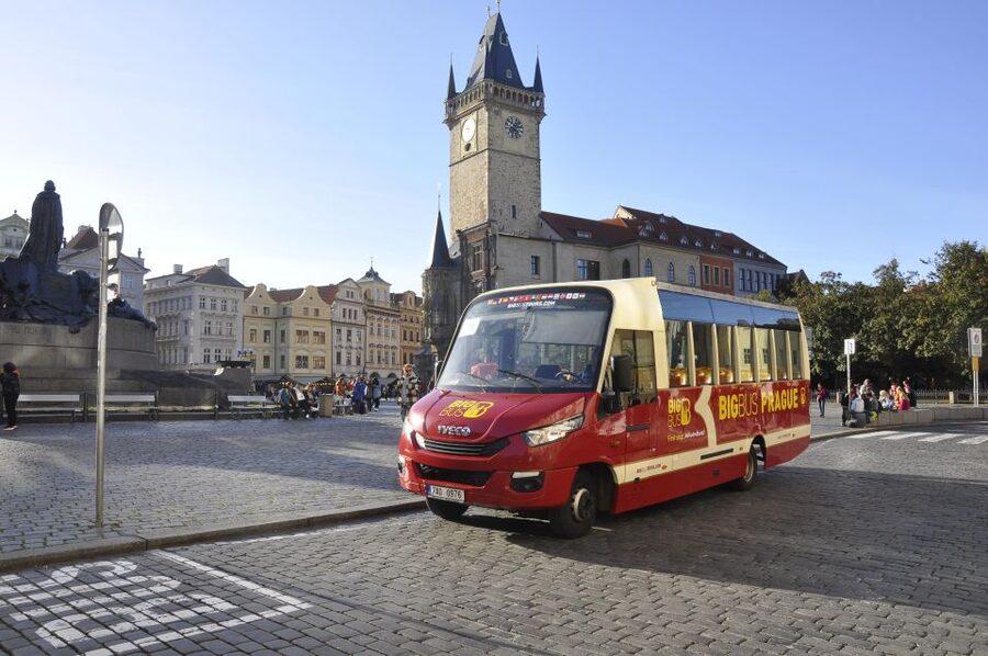 Prague: Big Bus Hop-on Hop-off, Castle Tour and River Cruise - The Prague Castle exteriors stop at 14:15: how to make it worth your time