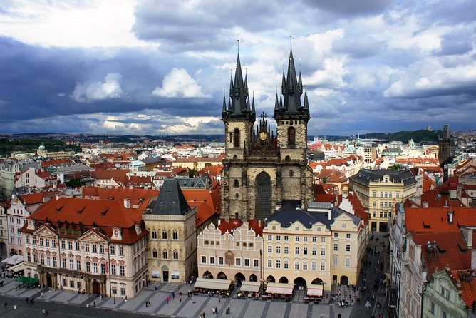 Prague: Bus Tour, Walking Tour, River Cruise and Lunch - Wenceslas Square finish-line energy (and why it helps)