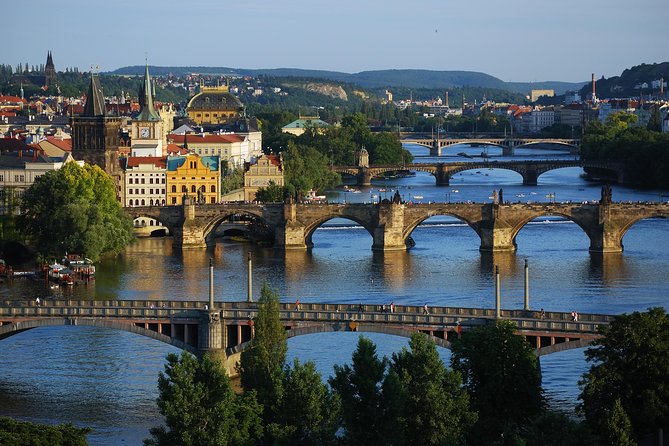 Prague: Bus Tour, Walking Tour, River Cruise and Lunch - Prague Castle walking: views, perspective, and the one thing you must plan
