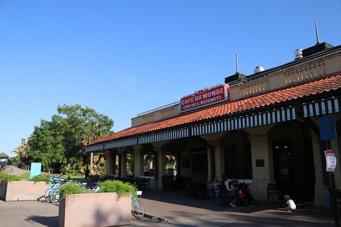 Private New Orleans City and Cemetery Bus Tour Up to 24 People - Private New Orleans bus tour: what you’re really buying