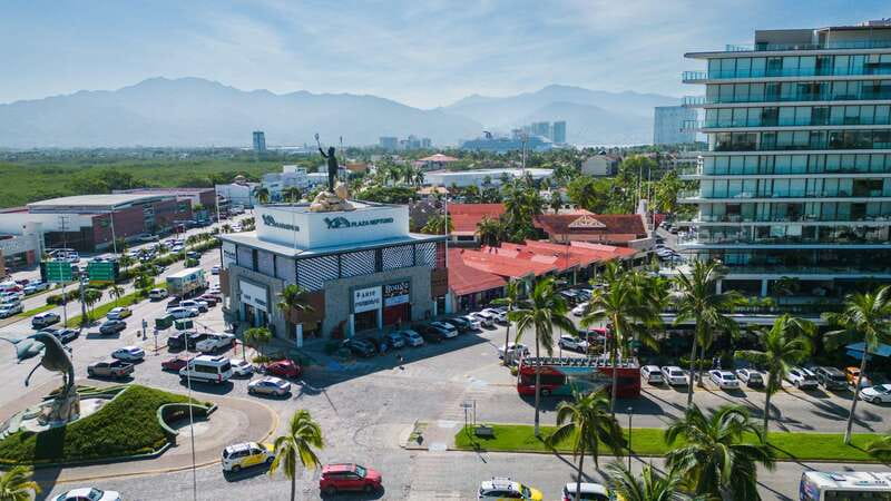 Puerto Vallarta: Hop-On-Hop-Off City Bus Tour - Cruise-ship timing and the Puerto Mágico stop