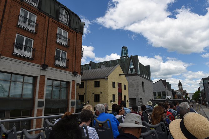 Quebec City Hop-On Hop-Off - Handy extras: onboard Wi‑Fi and mobile ticket prep
