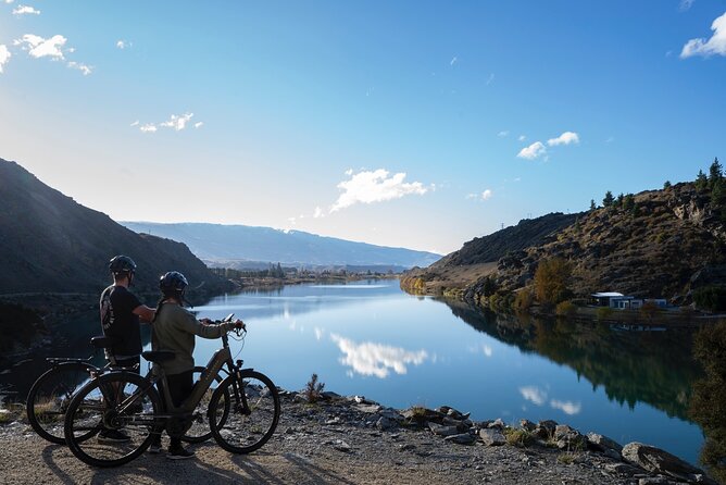 Queenstown Hop-on Hop-off Evening Beer Tour - Drivers, vibes, and why the right guide matters