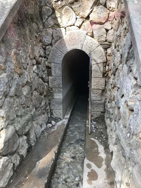 Rhodes: Guided Bus Tour to Lindos Village & Seven Springs - Acropolis of Lindos: optional, extra steps, and a separate entrance fee