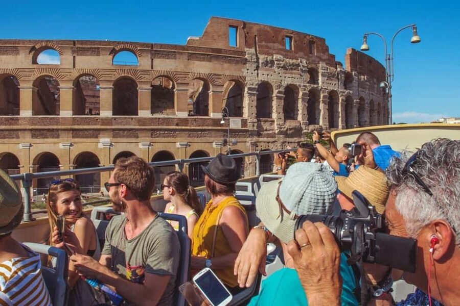 Rome: Colosseum, Roman Forum, Palatine Hill & Hop-on Hop-off - Mamertine Prison audio guide: a small stop with strong payoff