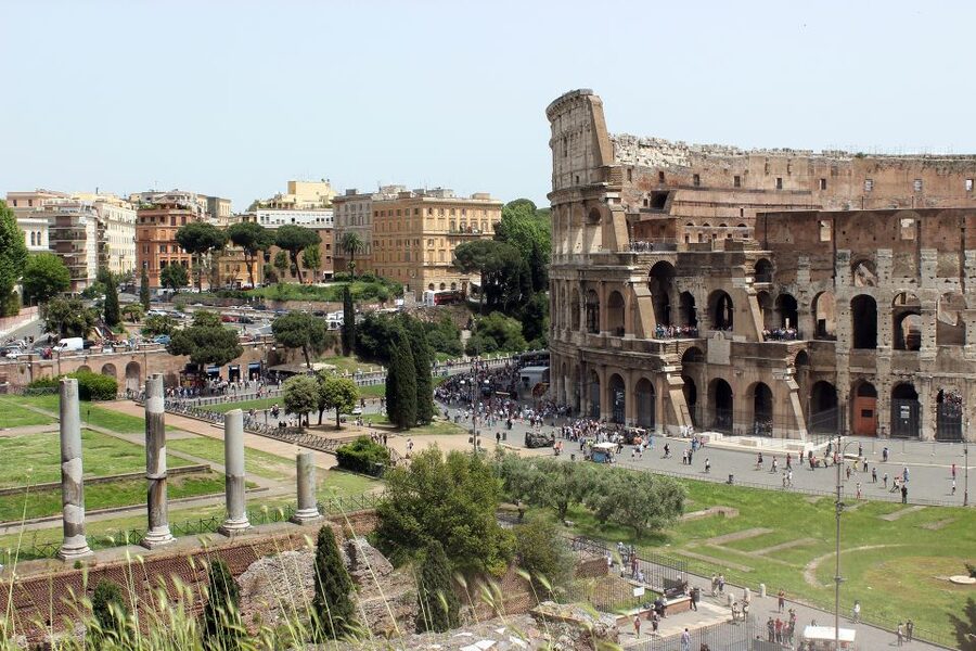 Rome: Hop-On Hop-Off Bus, Roman Forum & Colosseum Tour - Palatine Hill Overview: Legend, Then Big Views
