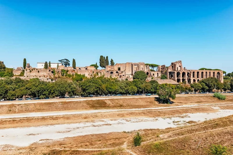 Rome: Hop-on Hop-off Sightseeing Bus Tour with Audioguide - Spanish Steps and the shopping streets around them