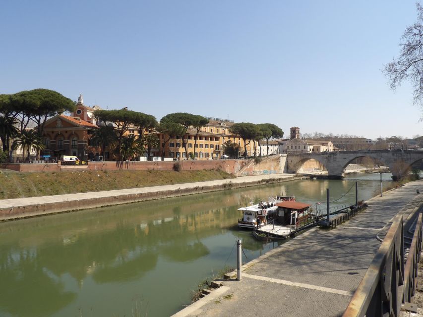 Rome: IoBus&RomeBoat Hop-On Hop-Off Bus and Boat Combo - Audio guide power: learning without stopping your feet