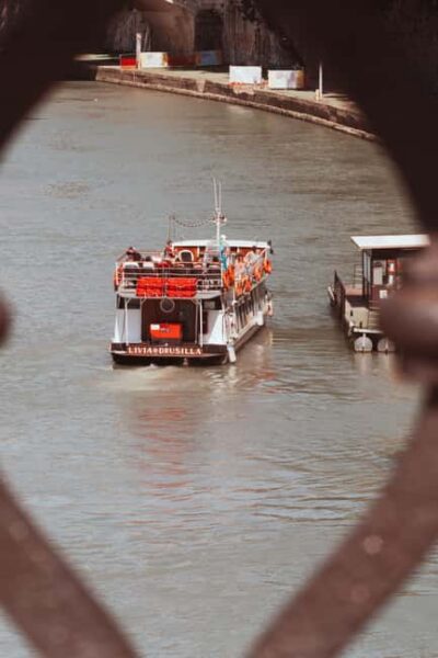 Rome: Tiber River Hop-On Hop-Off Boat Tour Ticket - Where you board and how you activate your ticket