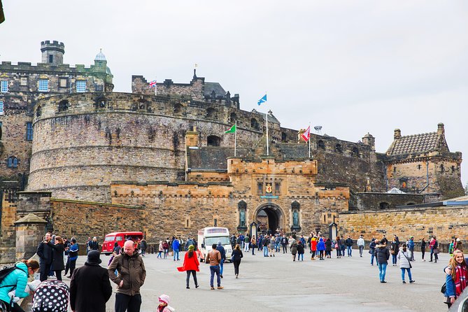 Royal Edinburgh Ticket - Hop-On Hop-Off and Attraction Admissions - Using the three bus routes: your best way to move between neighborhoods