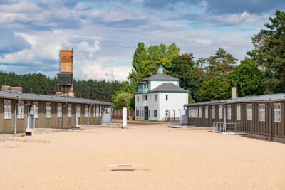 Sachsenhausen Concentration Camp Bus Tour - Alexanderplatz Start: How the 4.5-Hour Plan Works