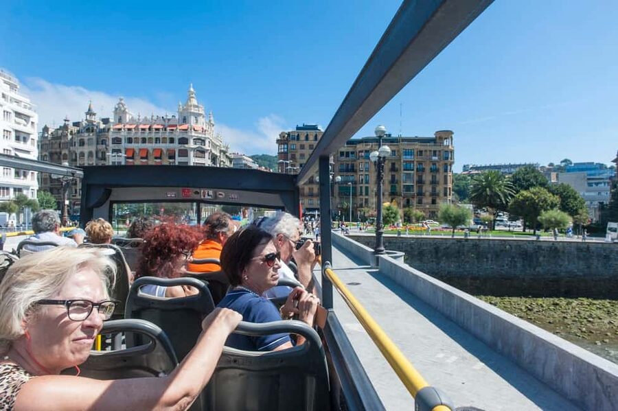 San Sebastian: Hop-On Hop-Off City Tour Bus - Key highlights at a glance