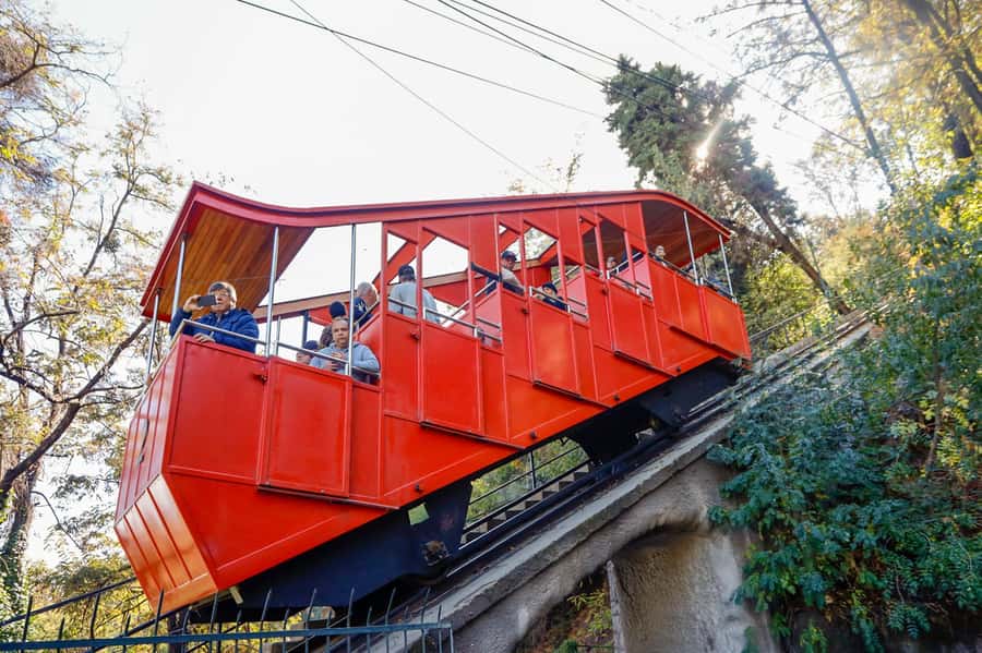 Santiago: 1-Day Hop-On Hop-Off Bus and Cable Car Ticket - Las Condes malls, Sky-area views, and where to relax after a ride