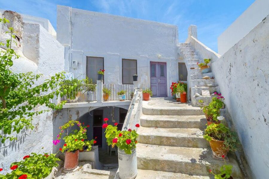Santorini Island Bus Tour and Caldera Sunset Cruise - A long-day combo of bus views and caldera water time