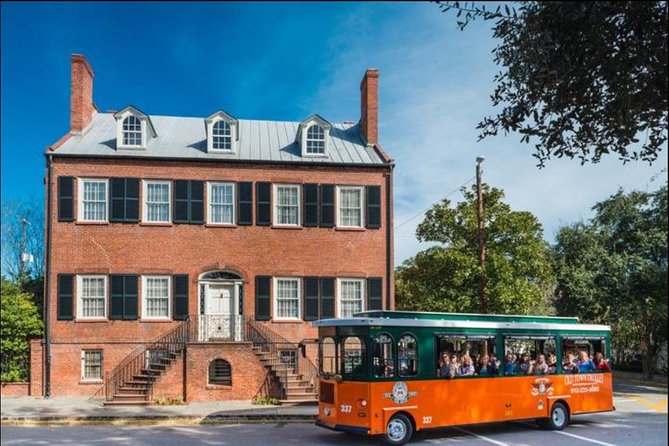 Savannah Hop-On Hop-Off Trolley Tour - Guides and staff: the real difference between a good ride and a great one