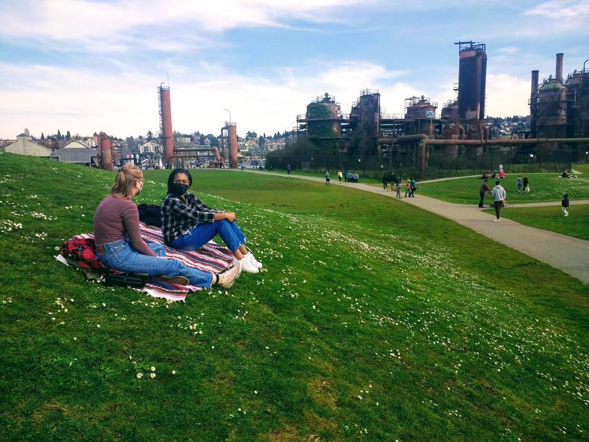 Seattle: Sightseeing Bus Tour with the Ballard Locks - Meeting Near the Space Needle: Where You Join and What 2.5 Hours Really Means
