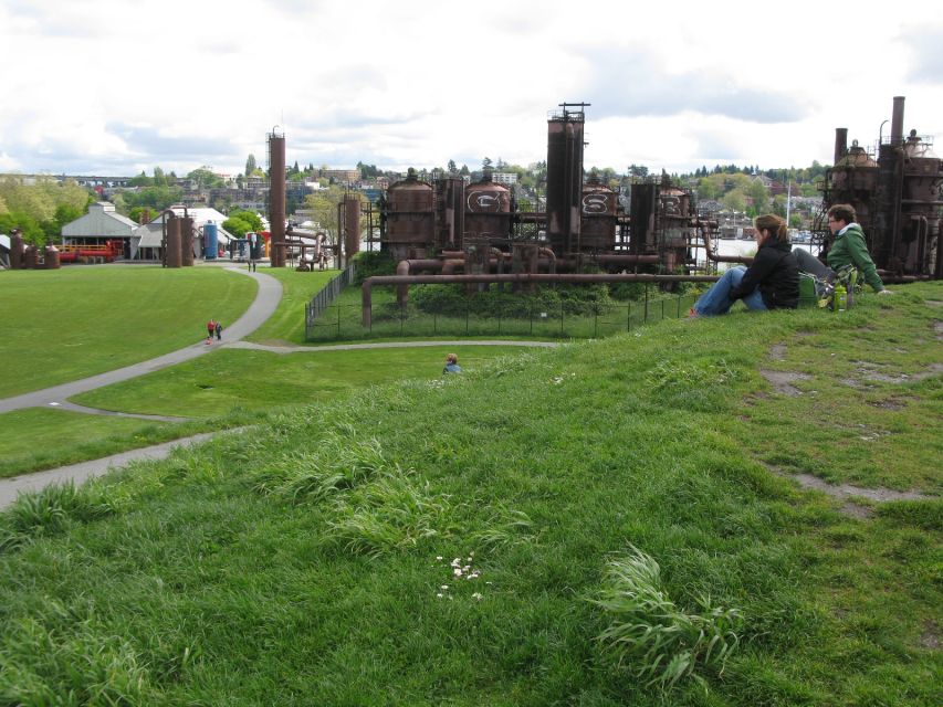 Seattle: Sightseeing Bus Tour with the Ballard Locks - Kerry Park: The Quick Photo Stop With Big Puget Sound and Mountain Energy