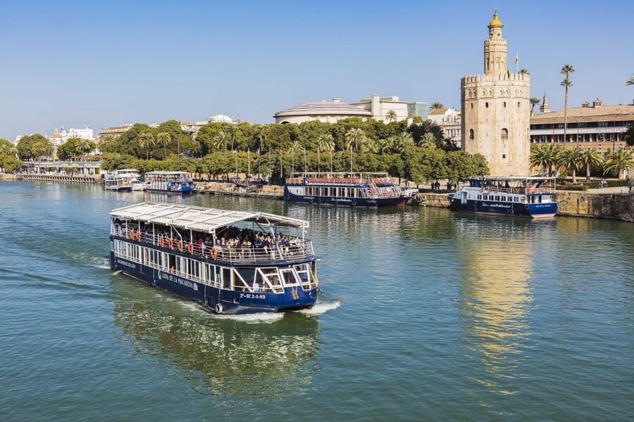 Sevilla: Hop-On Hop-Off & Walking Tours, Cruise & Flamenco - Triana and Santa Cruz walking tours: two neighborhoods, two moods