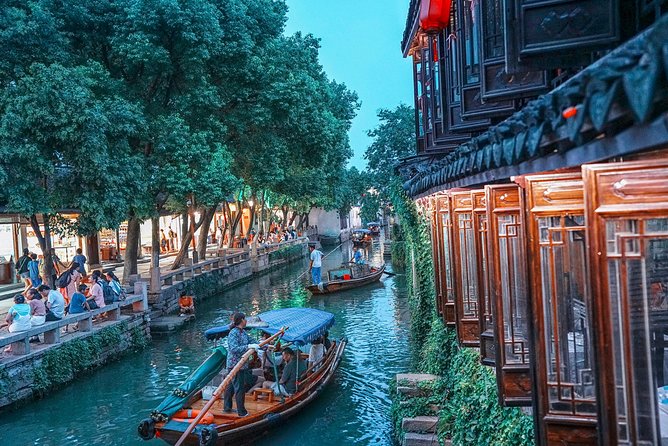 Shanghai Bus Tour:Yu Garden,Chenghuang,Zhujiajiao Water Town,Bund - Yu Garden: where the classical garden design does the talking