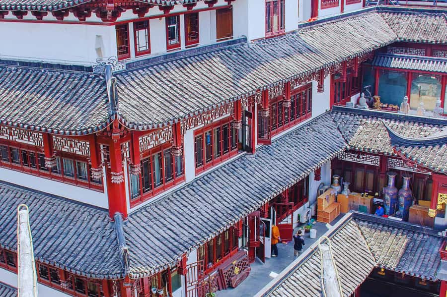 Shanghai:Old Town, Yu Garden, Zhujiajiao Water Town Bus Tour - Should You Book This Experience?