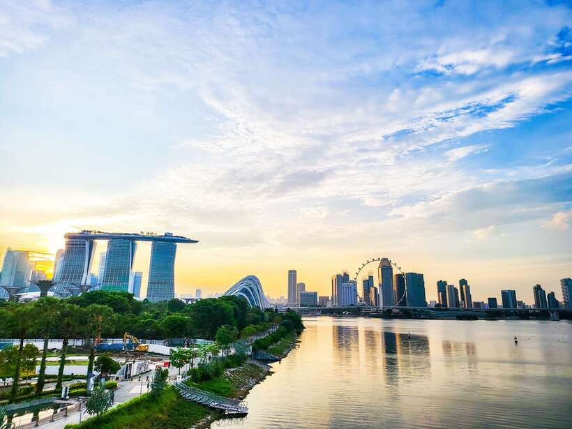 Singapore: Big Bus Night Tour by Open-Top Bus & Live Guide - Marina Bay by bus, then Marina Barrage for sunset photos
