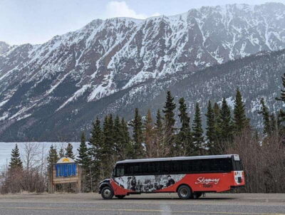 Skagway: Klondike Highway & Yukon Bus Tour with Husky Kennel - White Pass Summit: Gold Rush footsteps and guided photo breaks
