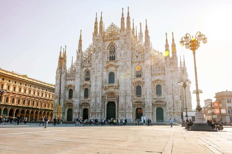 Skip-the-Line Duomo & La Scala Museum Tour + Hop On Hop Off - La Scala: going from the outside world into the theatre