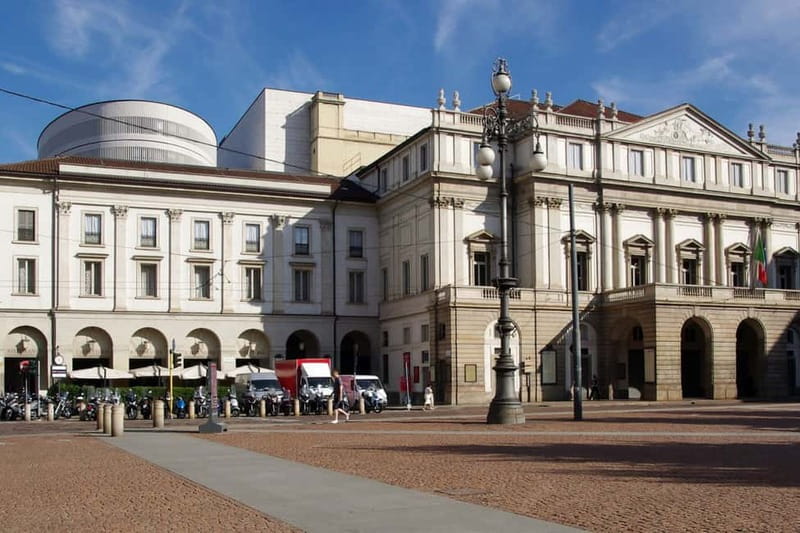Skip-the-Line Duomo & La Scala Museum Tour + Hop On Hop Off - Duomo time: the Gothic façade and some of the highest vaults