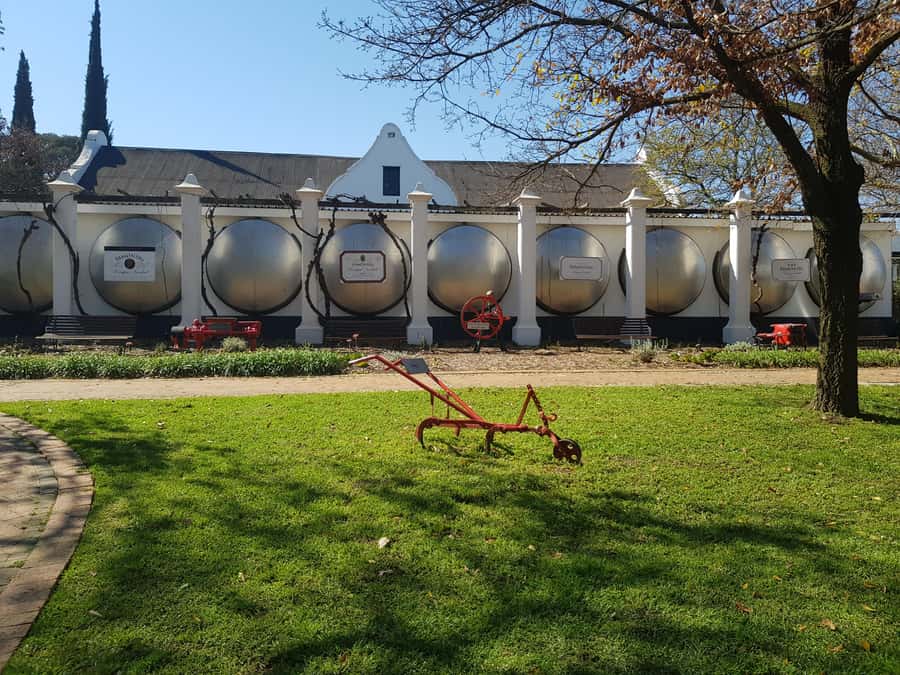 Stellenbosch: Hop-On Hop-Off Northern Route Wine Tour - Timing and the 5:00 PM Closing: How to Plan for Up to 6 Estates
