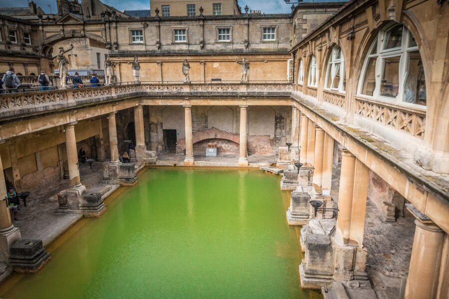 Stonehenge & Bath: Full-Day Coach Tour from London - Audio guide and headset: how it helps you understand what you’re seeing