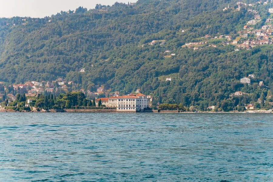 Stresa: 3 Borromean Islands Hop-On Hop-Off Boat Tour - Isola dei Pescatori: the year-round island for alleys and lake lunch