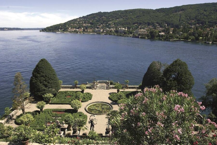 Stresa: Isola Bella Hop-on Hop-off Boat Tour - Don’t Miss the Other Side: Strolls Near the Fishing Village