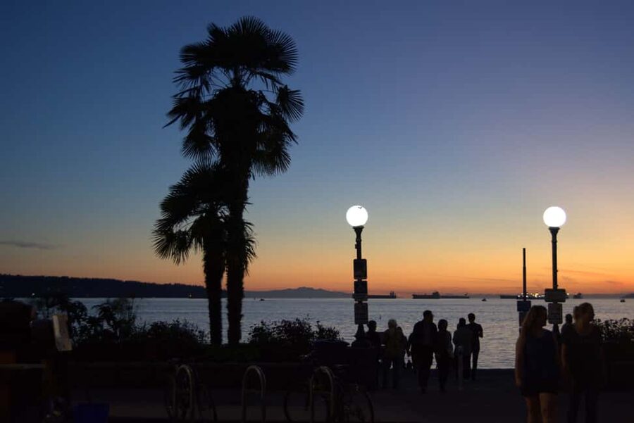 Sunset Bus Tour: Stanley Park & English Bay Photostops - English Bay: how the beach stop turns a bus tour into an evening