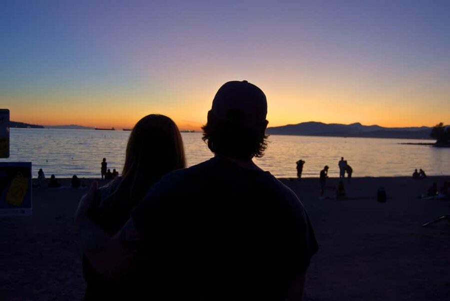 Sunset Bus Tour: Stanley Park & English Bay Photostops - Comfort, timing, and small choices that change your experience