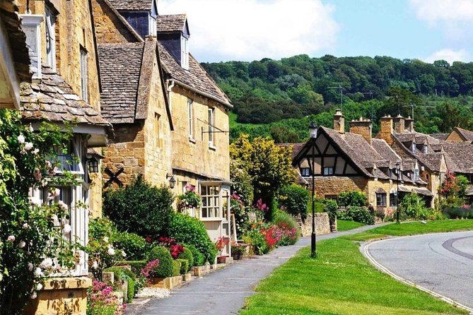 The Cotswolds England Bus Tour - Key highlights worth waking up for