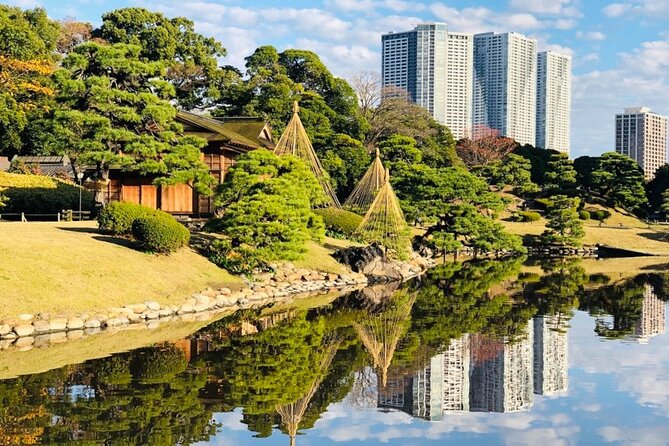 Tokyo 1-Day Bus Tour, pickup from 28 designated hotels in Tokyo - Sensō-ji and Nakamise: temple streets and snack time