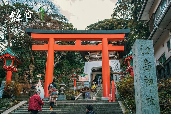 Tokyo: Bus Tour to Kamakura Great Buddha & Enoshima with Pickup - Stop 3-4: Enoden streetcar ride—coast views without the stress