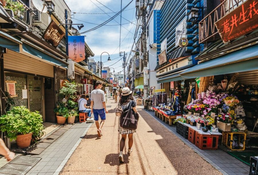 Tokyo: Hop-On Hop-Off Sightseeing Bus Ticket - Route 2: Tokyo Tower + Tsukiji Ginza course for central sights and city bustle