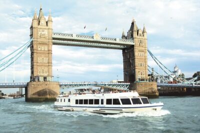 TopView® Hop-On Hop-Off London Discover Pass: 48-120 Hours - Getting on buses and finding stops without wasting time