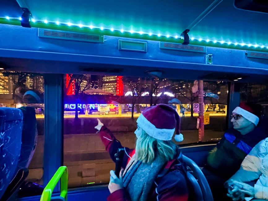 Toronto: Festive Lights Bus Tour - The Downtown Route: Nathan Phillips Square, Financial District, Yorkville