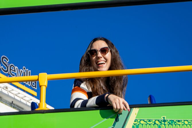 Tourist bus tour of Seville - Seville Aquarium stop: watching the shark, no ticket hassle