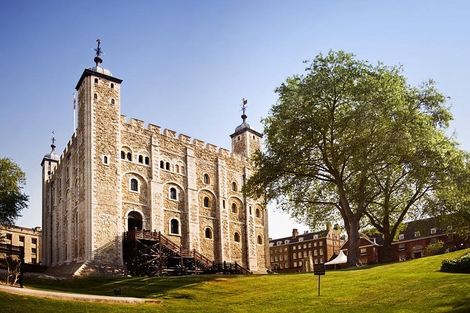 Tower of London with London Hop-On Hop-Off Tour and River Cruise - Tower of London plus Hop-On Hop-Off: how the 3-in-1 plan really helps