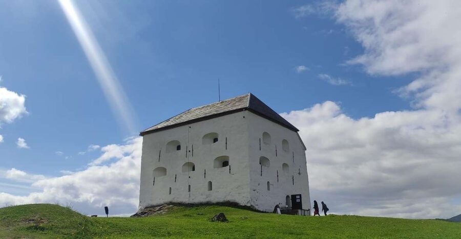Trondheim: City Bus Tour - Kristiansten Fortress: defense, fire watching, and ceremonial cannons
