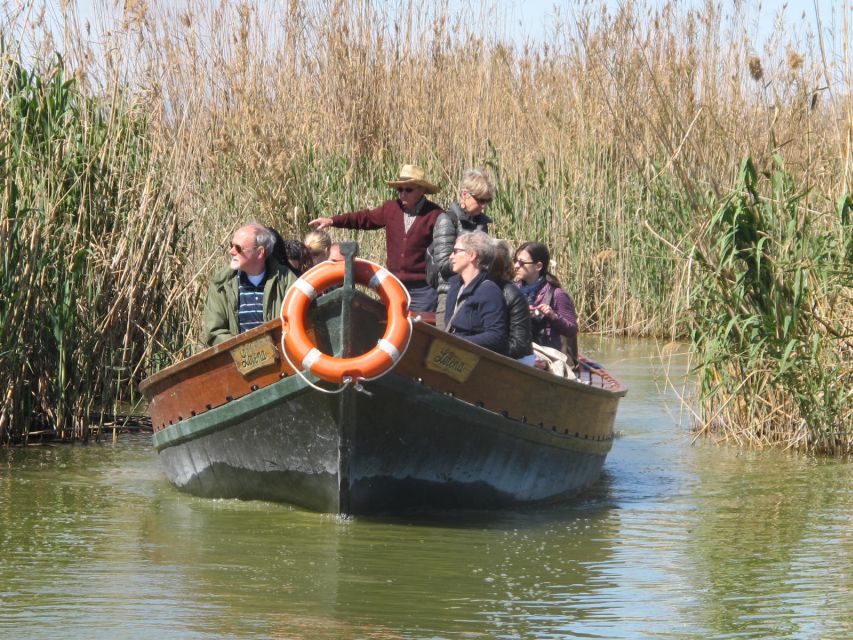 Valencia: 48-Hour Hop-On-Hop-Off Bus & Albufera Bus Tour - Audio guides and headphones: how to get full value from the commentary