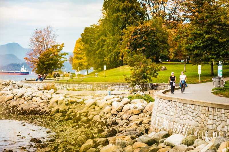 Vancouver: Hop-on Hop-off Sightseeing Tour with 10 Stops - Timing, traffic, and why re-boarding can feel chaotic