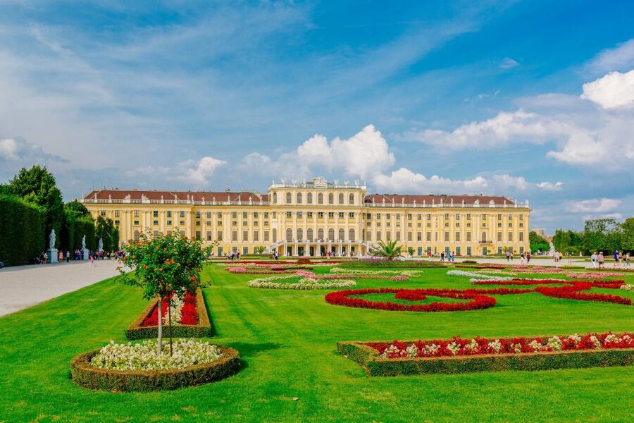 Vienna: Bus & Schönbrunn Palace Skip-the-Line Guided Tour - Key things to know before you go
